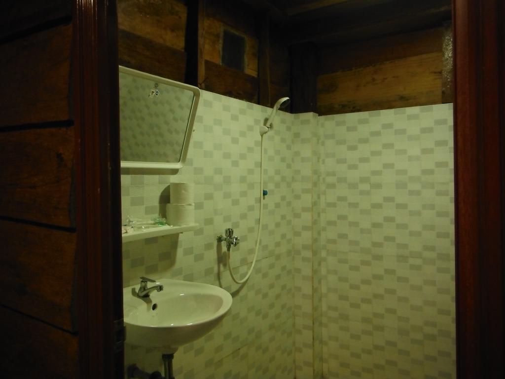 椰子海滩山林小屋 Derm Tkov Village 外观 照片